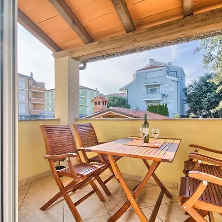 Apartman Gilly 1 *