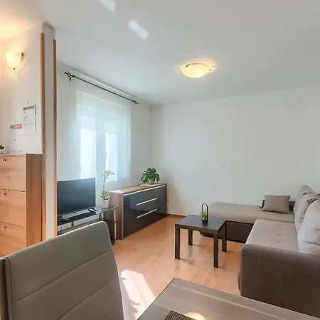 Apartman Gilly 1 *